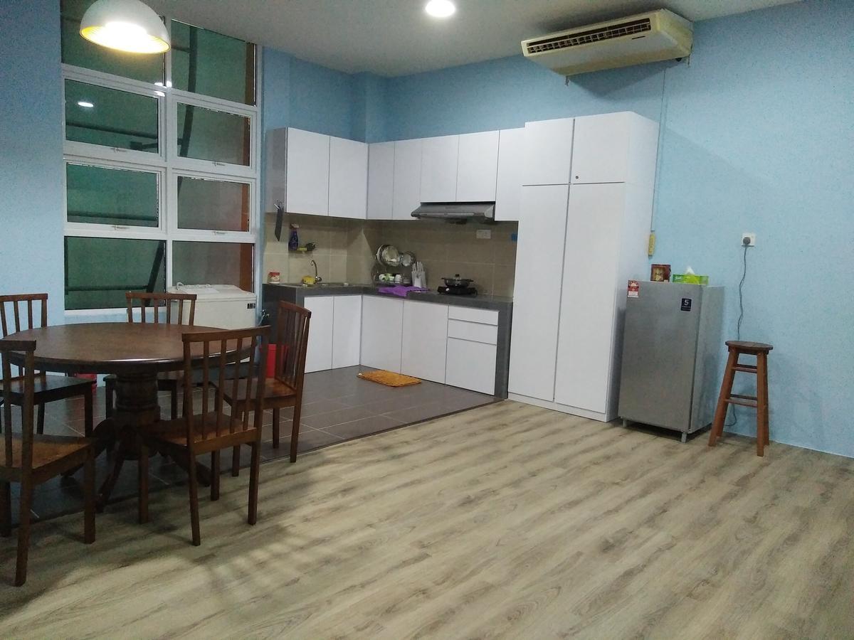 Xenia Homestay Kuching Dış mekan fotoğraf